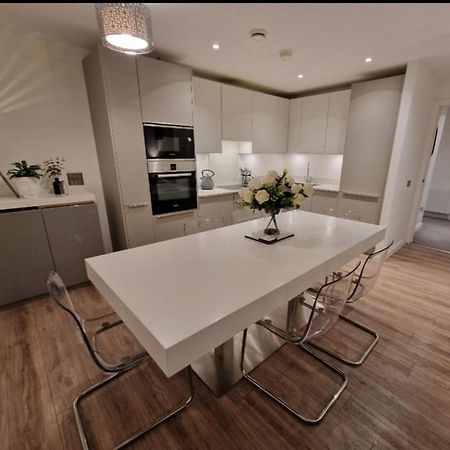 Modern Apartment, Sleeps 6, Belfast City Centre Bagian luar foto