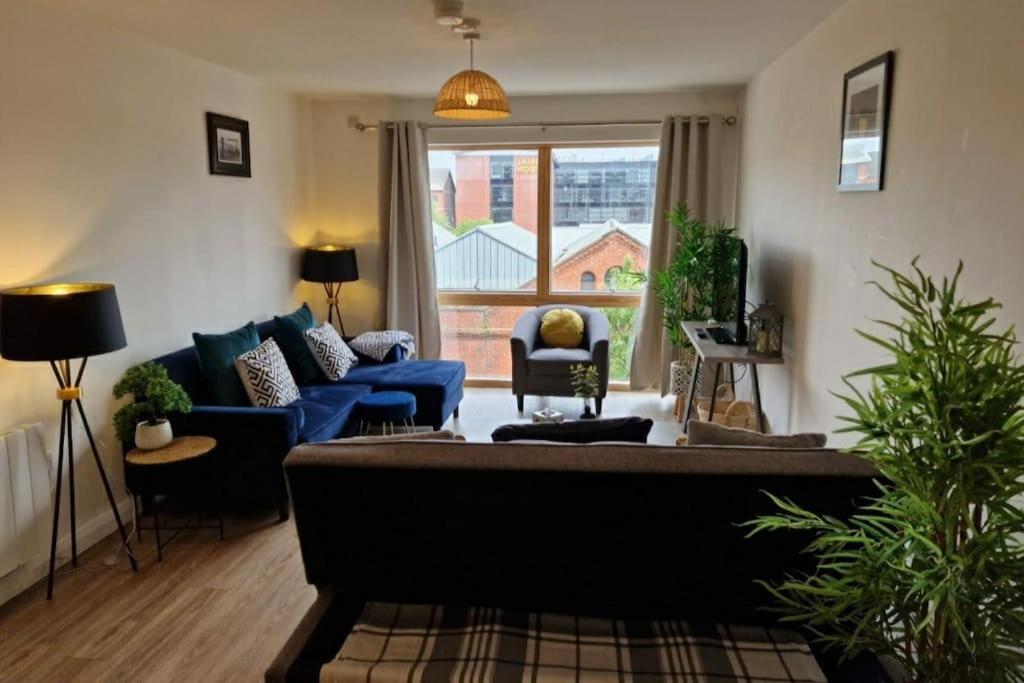 Modern Apartment, Sleeps 6, Belfast City Centre Bagian luar foto